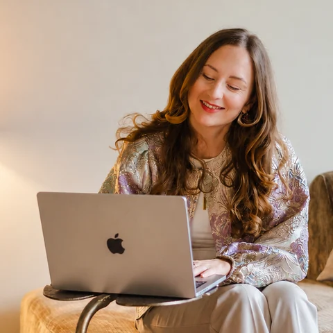 Lucinda, founder of Wifey Web